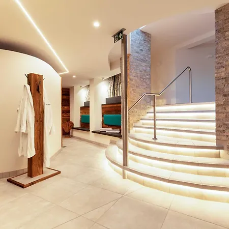 Готель Garni Schellenberg 4*