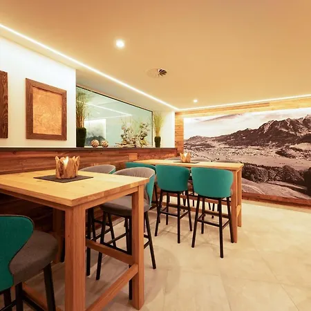 Готель Garni Schellenberg 4*